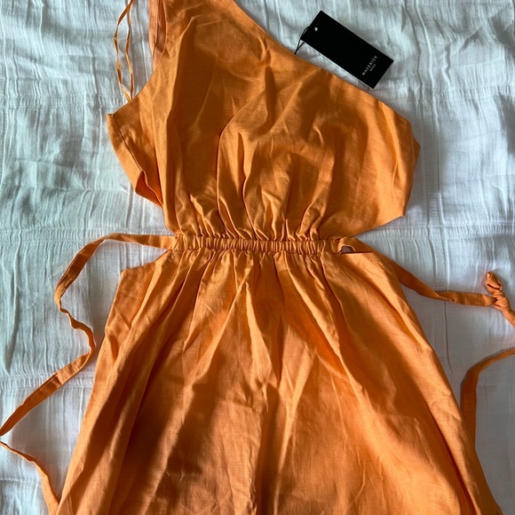 Runway Scout Orange Linen Dress - Picture 2 of 4
